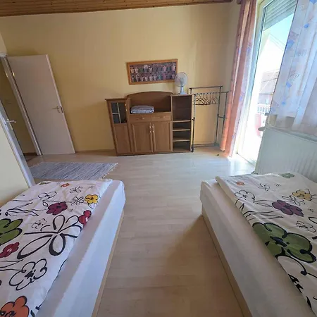 בית נופש In - Balaton 19638 שיופוק