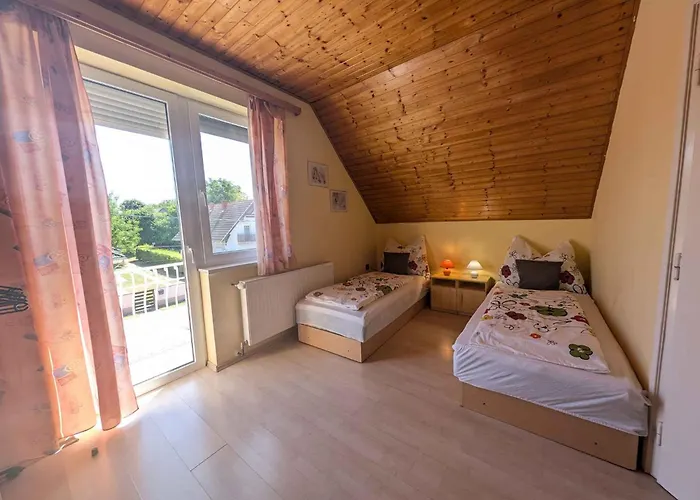 בית נופש In - Balaton 19638 *