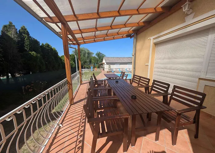 In - Balaton 19638 בית נופש שיופוק