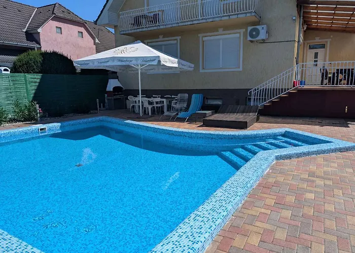 In - Balaton 19638 בית נופש שיופוק