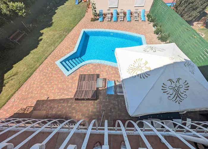 In - Balaton 19638 בית נופש